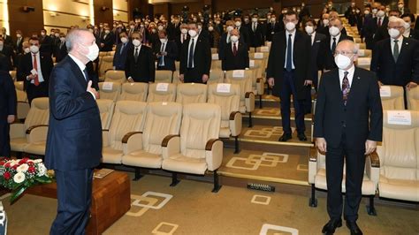 C­u­m­h­u­r­b­a­ş­k­a­n­ı­ ­E­r­d­o­ğ­a­n­,­ ­K­e­n­a­n­ ­Y­a­ş­a­r­­ı­n­ ­y­e­m­i­n­ ­t­ö­r­e­n­i­n­e­ ­k­a­t­ı­l­d­ı­